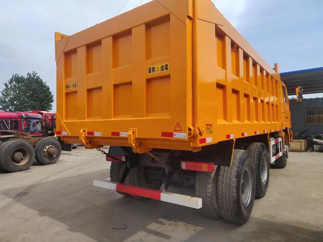 Shacman F3000 - Kipper: das Bild 2 Shacman F3000 - Kipper: das Bild 2