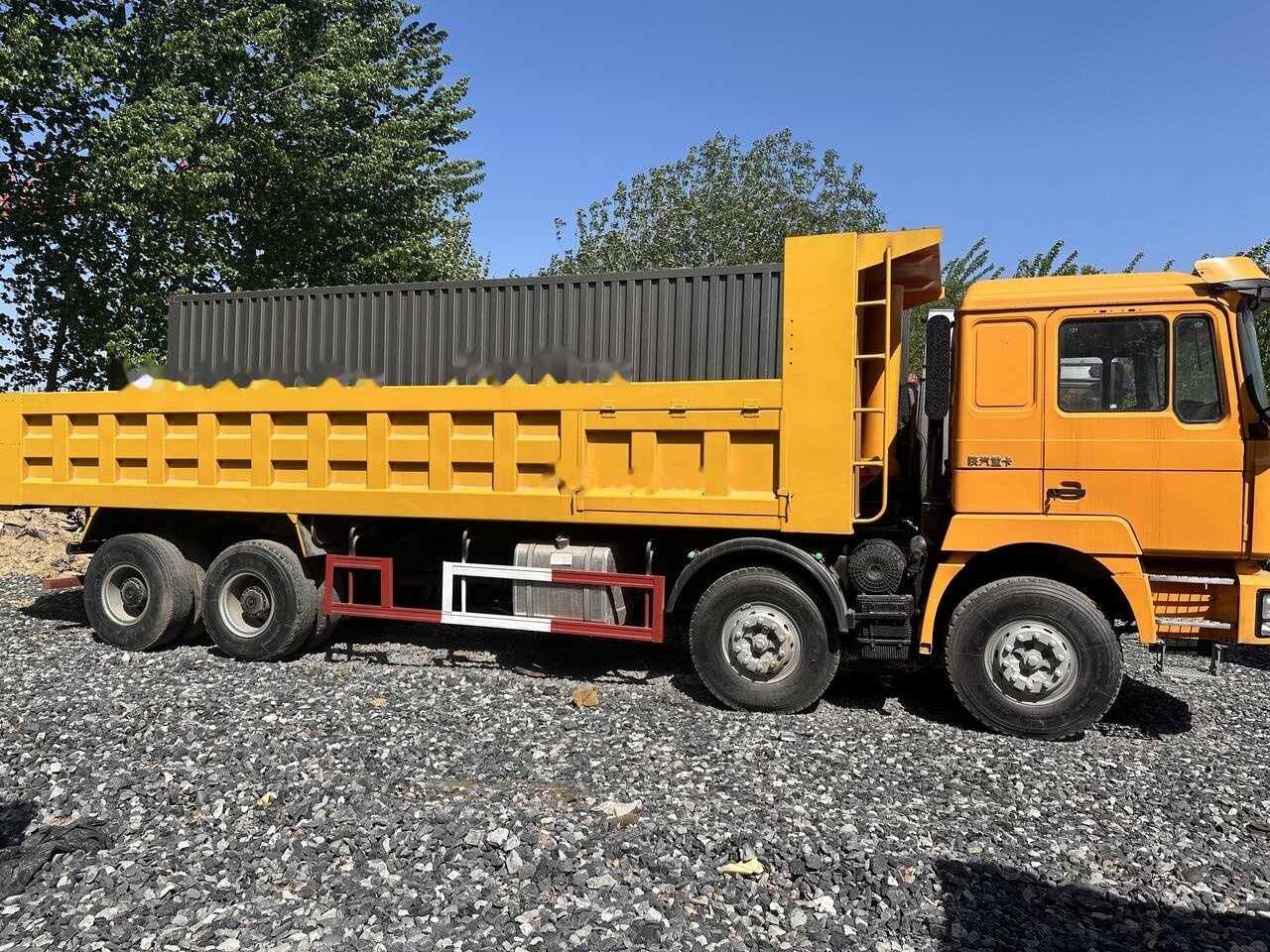Shacman F3000 - Kipper: das Bild 1 Shacman F3000 - Kipper: das Bild 1
