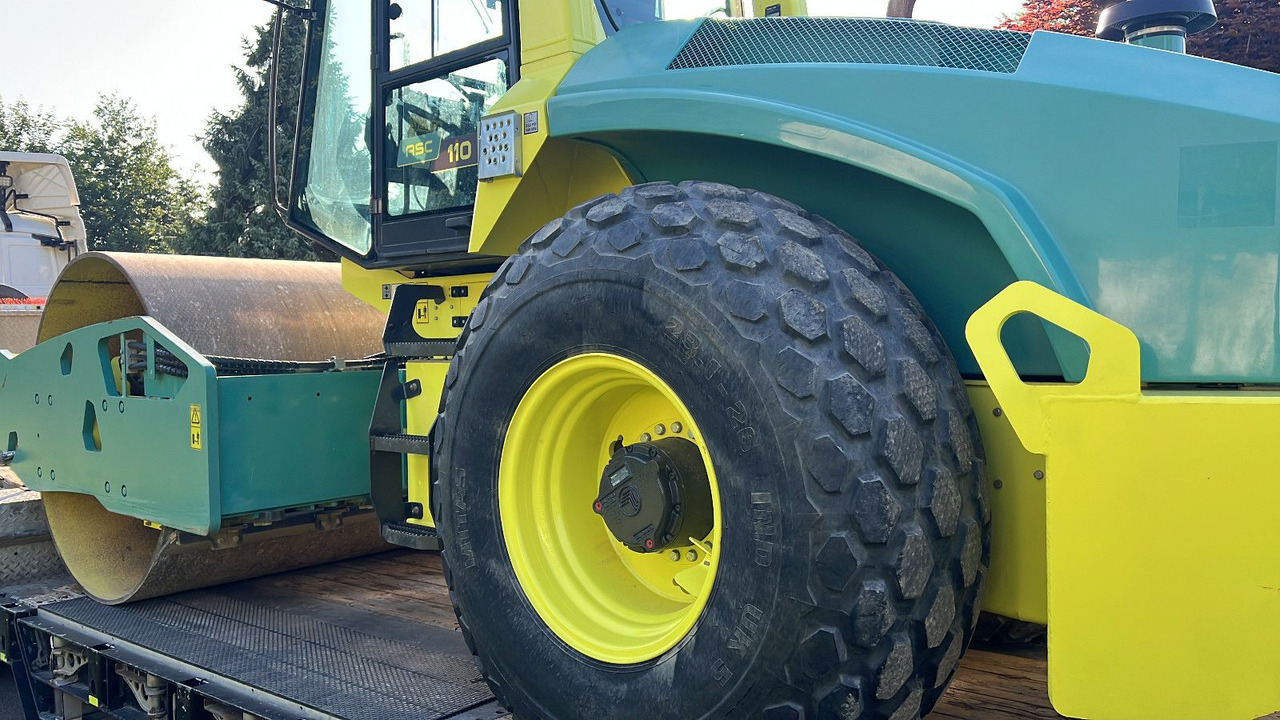 Ammann ASC 110 - Walzenzug: das Bild 2 Ammann ASC 110 - Walzenzug: das Bild 2