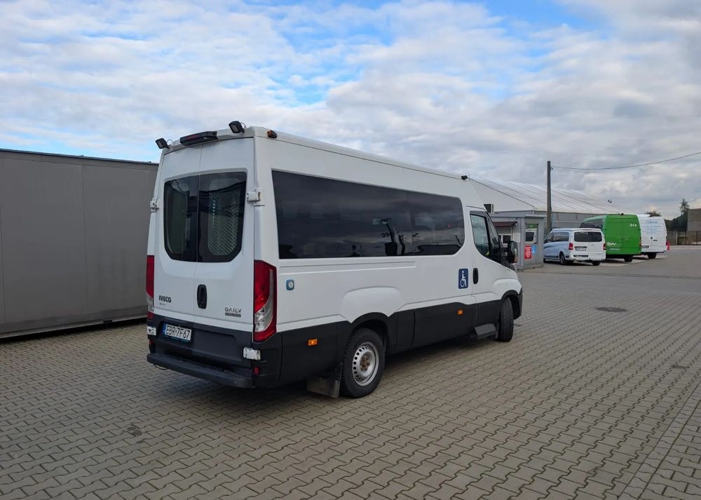Iveco Daily - Kleinbus, Personentransporter: das Bild 3 Iveco Daily - Kleinbus, Personentransporter: das Bild 3