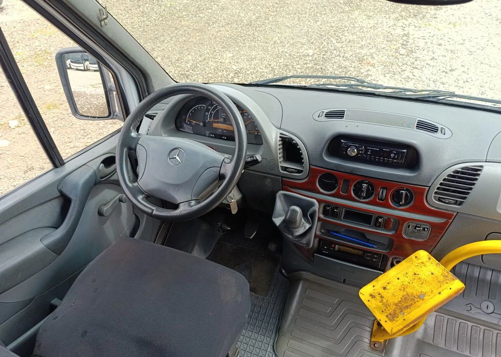 Kleinbus, Personentransporter Mercedes-Benz Sprinter 413: das Bild 15