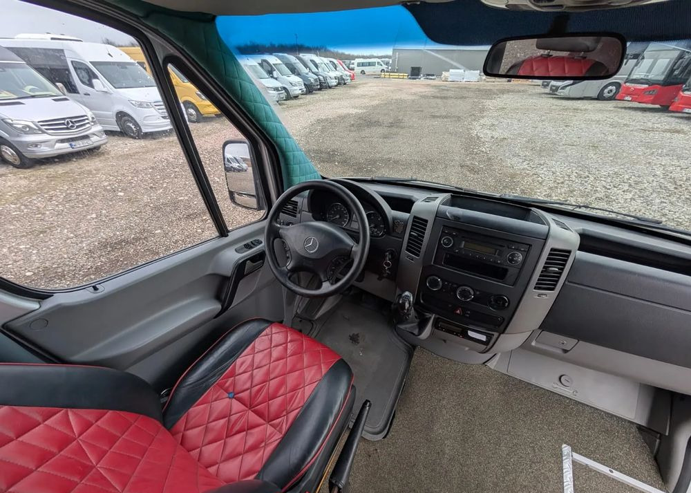 Kleinbus, Personentransporter Mercedes-Benz Sprinter 515: das Bild 12 Kleinbus, Personentransporter Mercedes-Benz Sprinter 515: das Bild 12