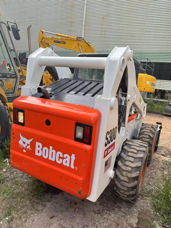 BOBCAT S300 - Baggerlader: das Bild 4 BOBCAT S300 - Baggerlader: das Bild 4
