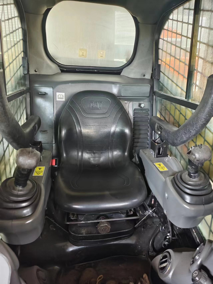 CATERPILLAR 246D - Kompaktlader: das Bild 5 CATERPILLAR 246D - Kompaktlader: das Bild 5