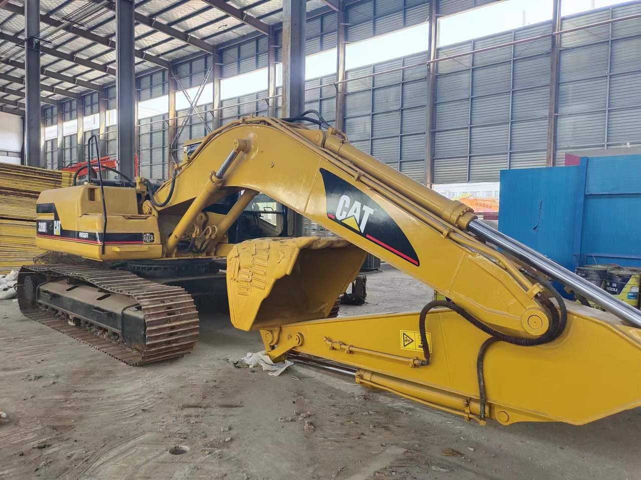 CATERPILLAR 320BL - Kettenbagger: das Bild 2 CATERPILLAR 320BL - Kettenbagger: das Bild 2