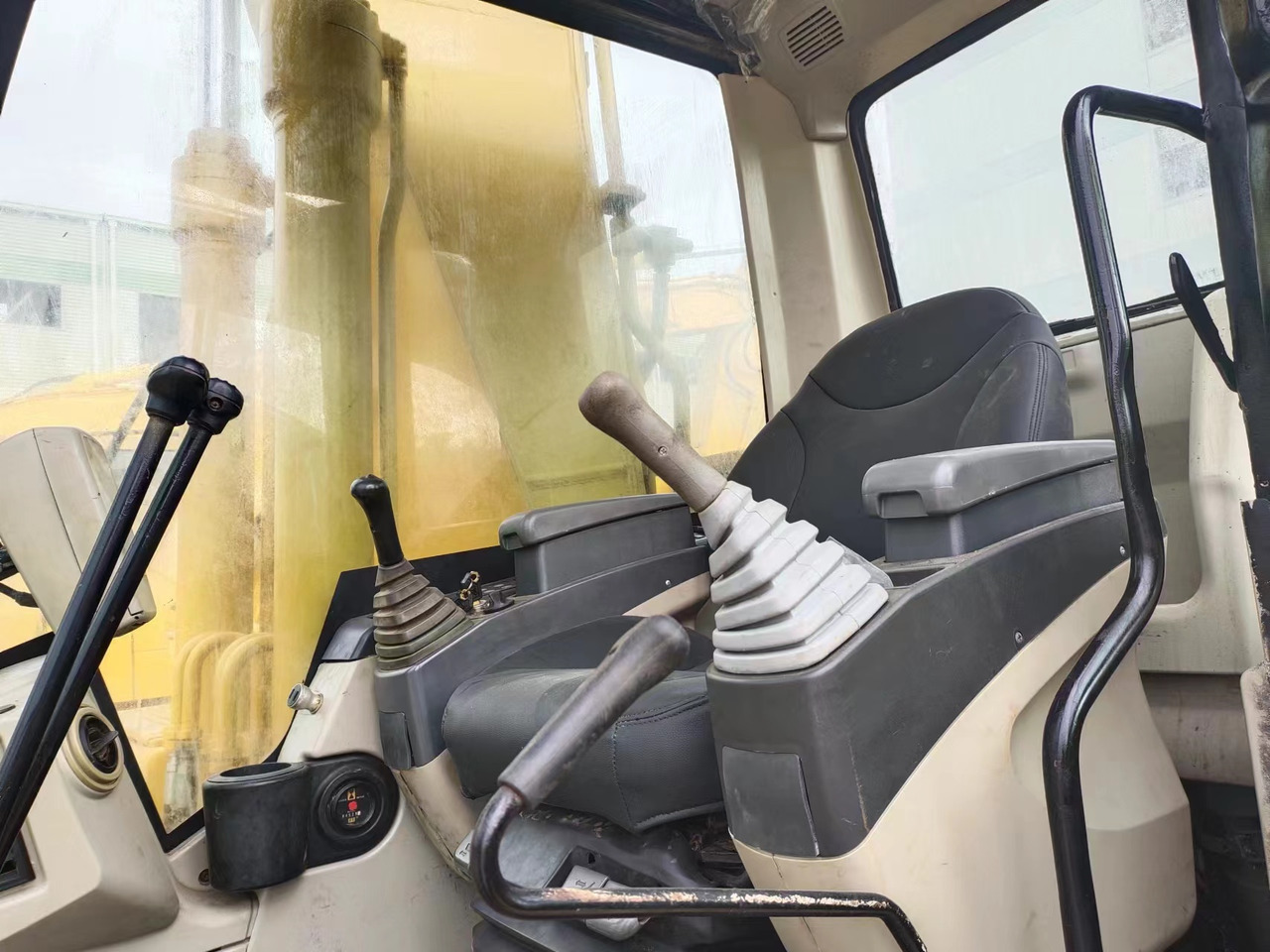 CATERPILLAR 320C - Kettenbagger: das Bild 5 CATERPILLAR 320C - Kettenbagger: das Bild 5