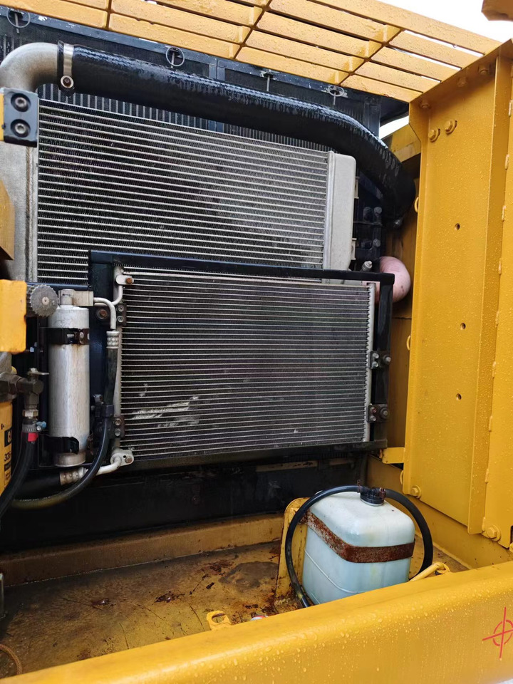 Kettenbagger CATERPILLAR 320D: das Bild 6