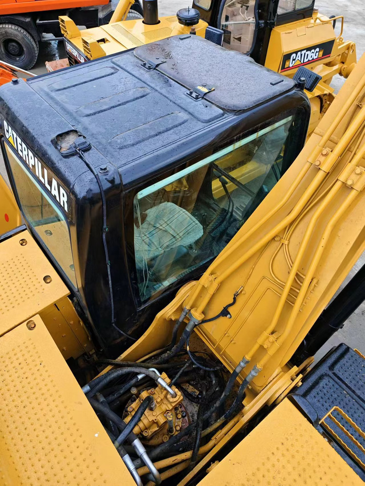 Kettenbagger CATERPILLAR 320D: das Bild 9