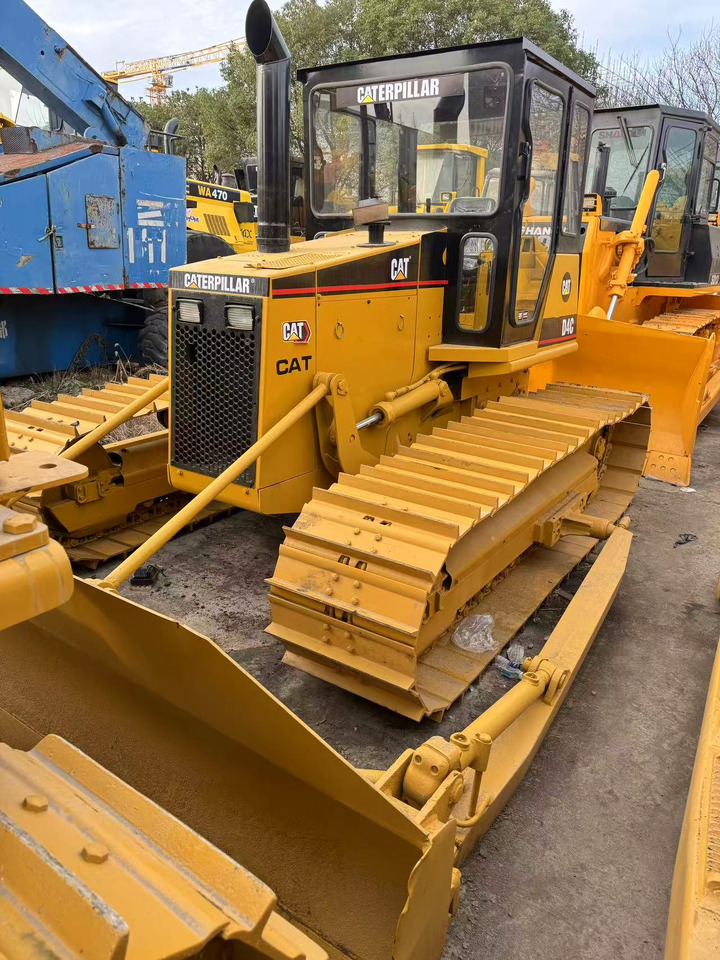 CATERPILLAR D4C - Bulldozer: das Bild 3 CATERPILLAR D4C - Bulldozer: das Bild 3