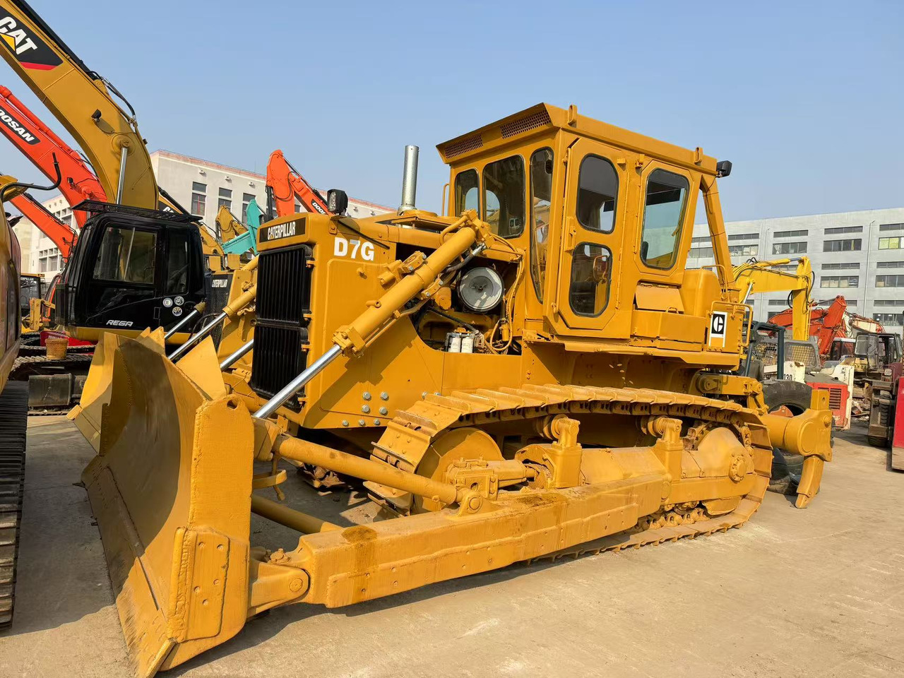 CATERPILLAR D7G - Bulldozer: das Bild 1 CATERPILLAR D7G - Bulldozer: das Bild 1