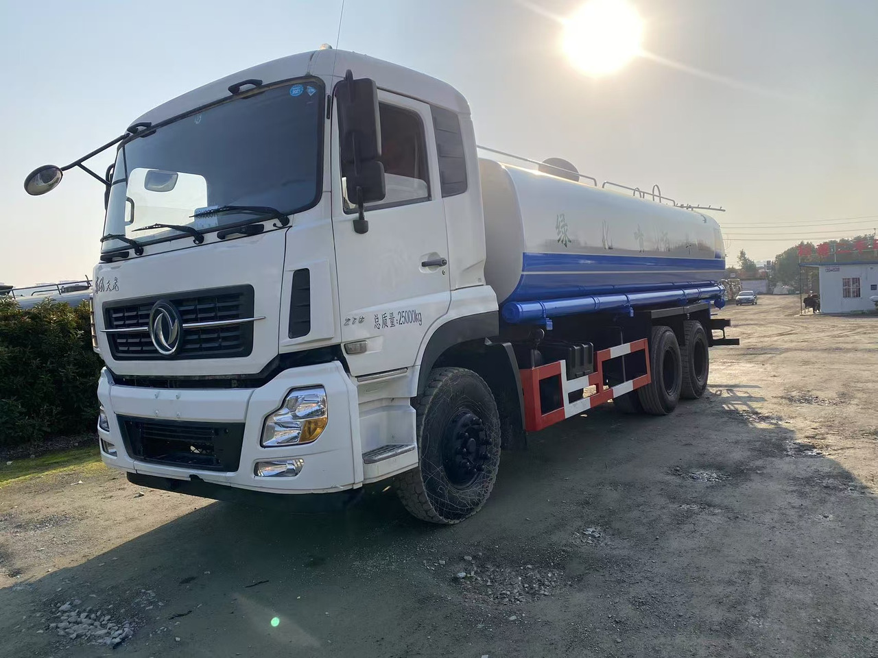 DONGFENG 20000L water truck Sprinkler - Tankwagen: das Bild 1 DONGFENG 20000L water truck Sprinkler - Tankwagen: das Bild 1