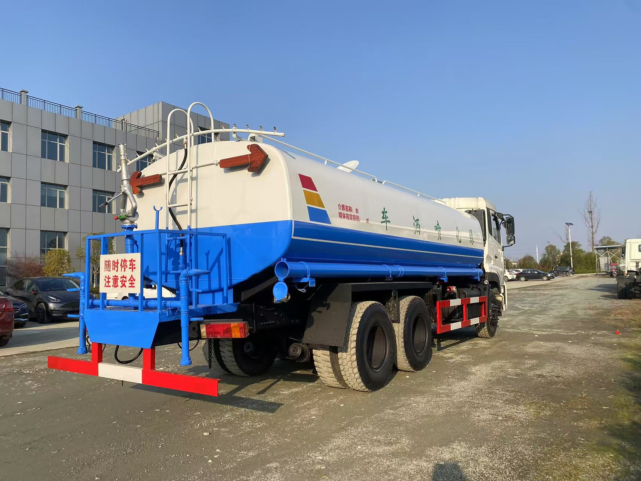 DONGFENG 20000L water truck Sprinkler - Tankwagen: das Bild 2 DONGFENG 20000L water truck Sprinkler - Tankwagen: das Bild 2