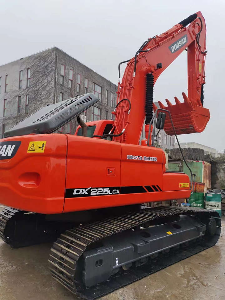 DOOSAN DX225LCA - Kettenbagger: das Bild 3 DOOSAN DX225LCA - Kettenbagger: das Bild 3