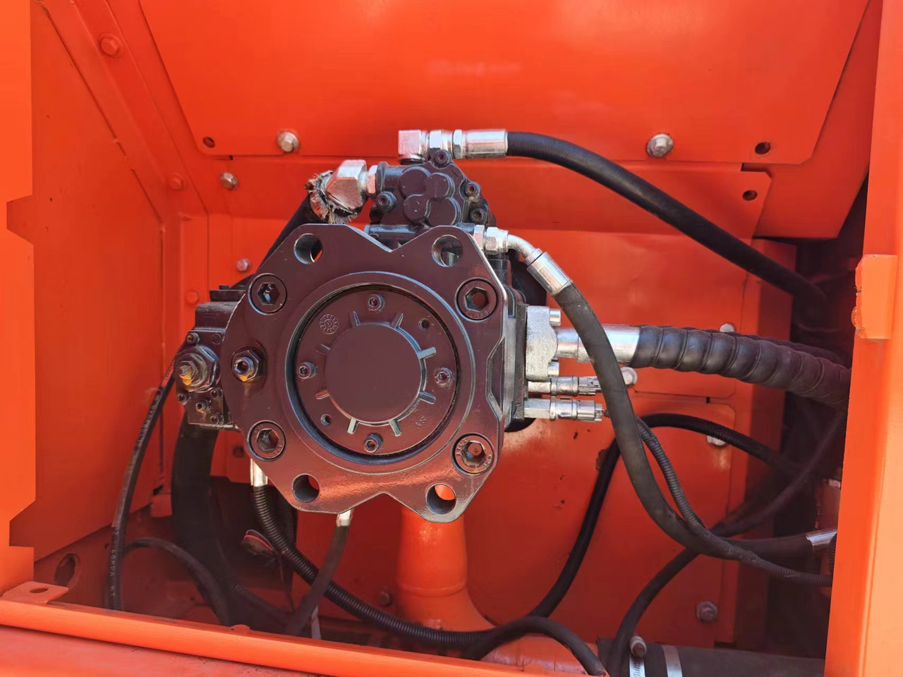 DOOSAN DX300LC-9C - Kettenbagger: das Bild 5 DOOSAN DX300LC-9C - Kettenbagger: das Bild 5