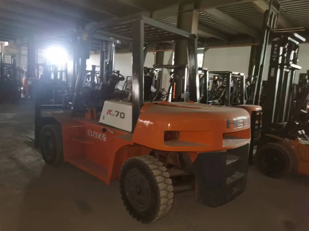 HELI 70 DIESEL FORKLIFT 7TON - Dieselstapler: das Bild 1 HELI 70 DIESEL FORKLIFT 7TON - Dieselstapler: das Bild 1