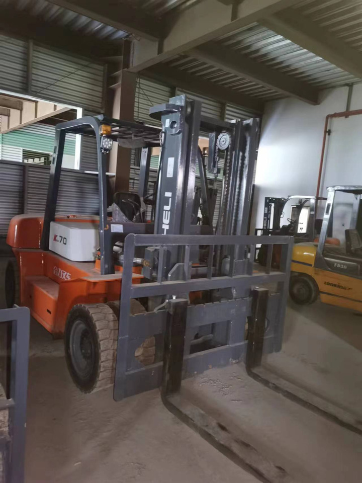 HELI 70 DIESEL FORKLIFT 7TON - Dieselstapler: das Bild 3 HELI 70 DIESEL FORKLIFT 7TON - Dieselstapler: das Bild 3