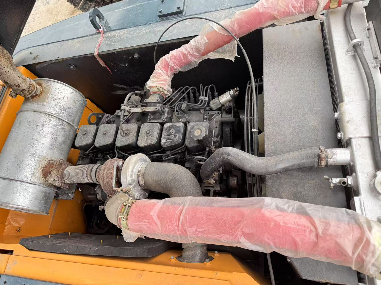 HYUNDAI R220LC-9S - Kettenbagger: das Bild 5 HYUNDAI R220LC-9S - Kettenbagger: das Bild 5