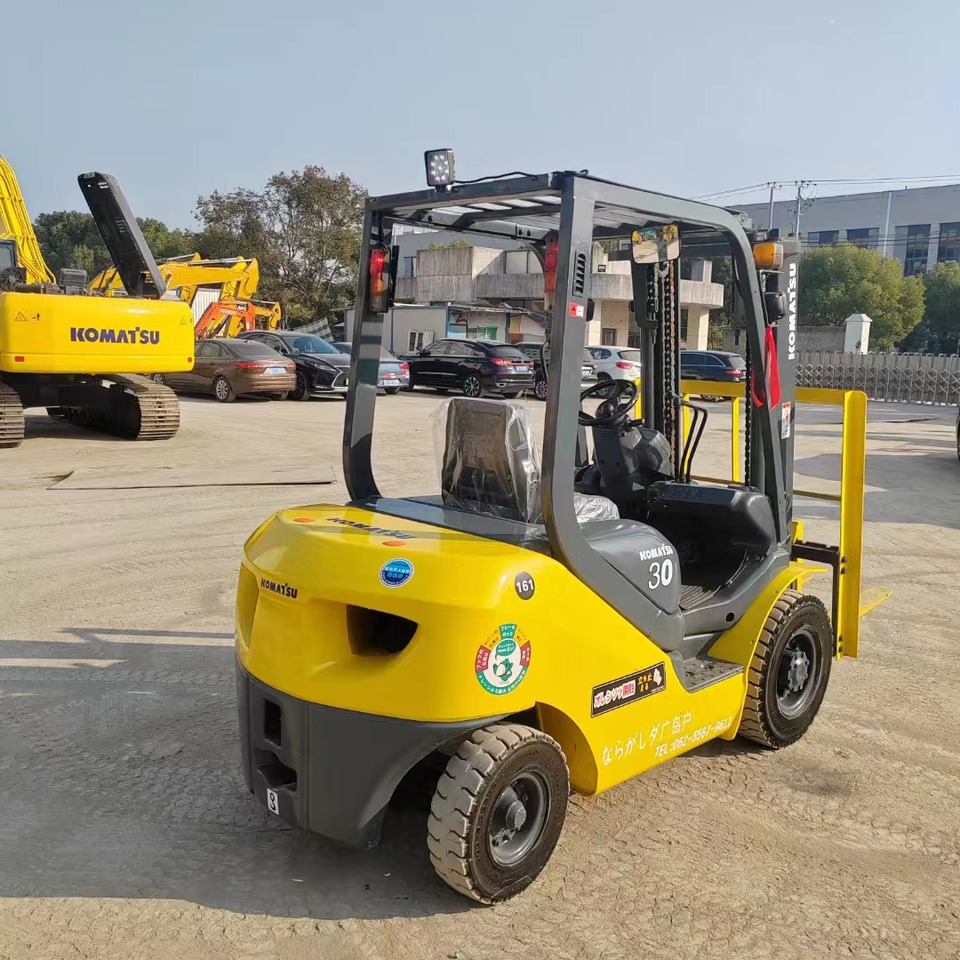 KOMATSU FD30 - Dieselstapler: das Bild 3 KOMATSU FD30 - Dieselstapler: das Bild 3