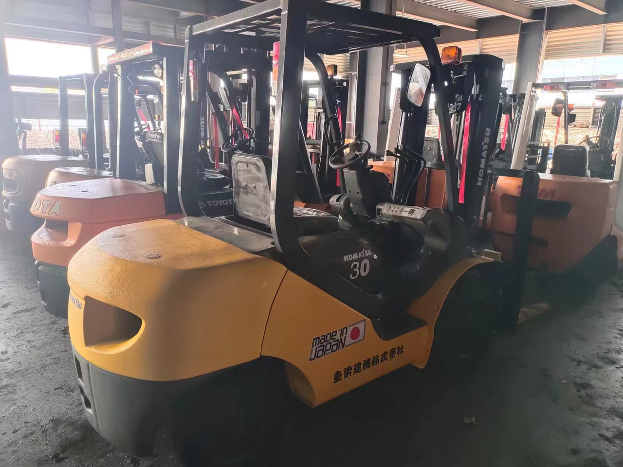 KOMATSU FD30 - Dieselstapler: das Bild 1 KOMATSU FD30 - Dieselstapler: das Bild 1