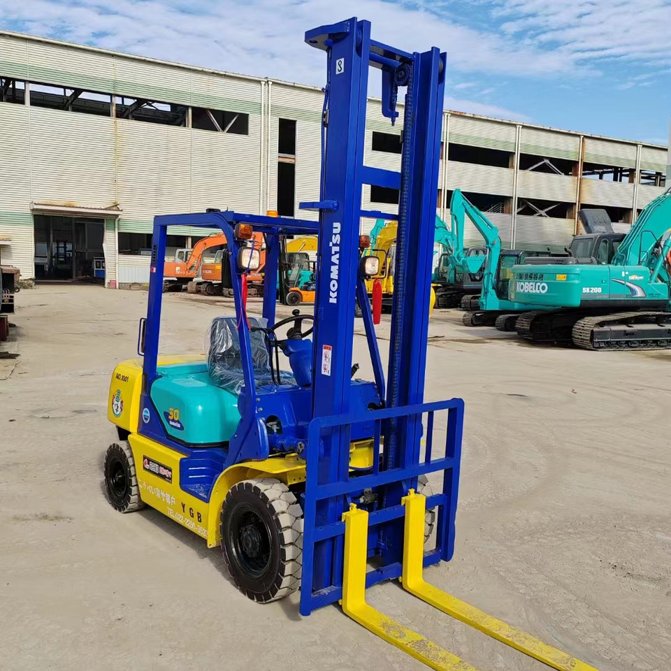 KOMATSU FD30 - Dieselstapler: das Bild 3 KOMATSU FD30 - Dieselstapler: das Bild 3