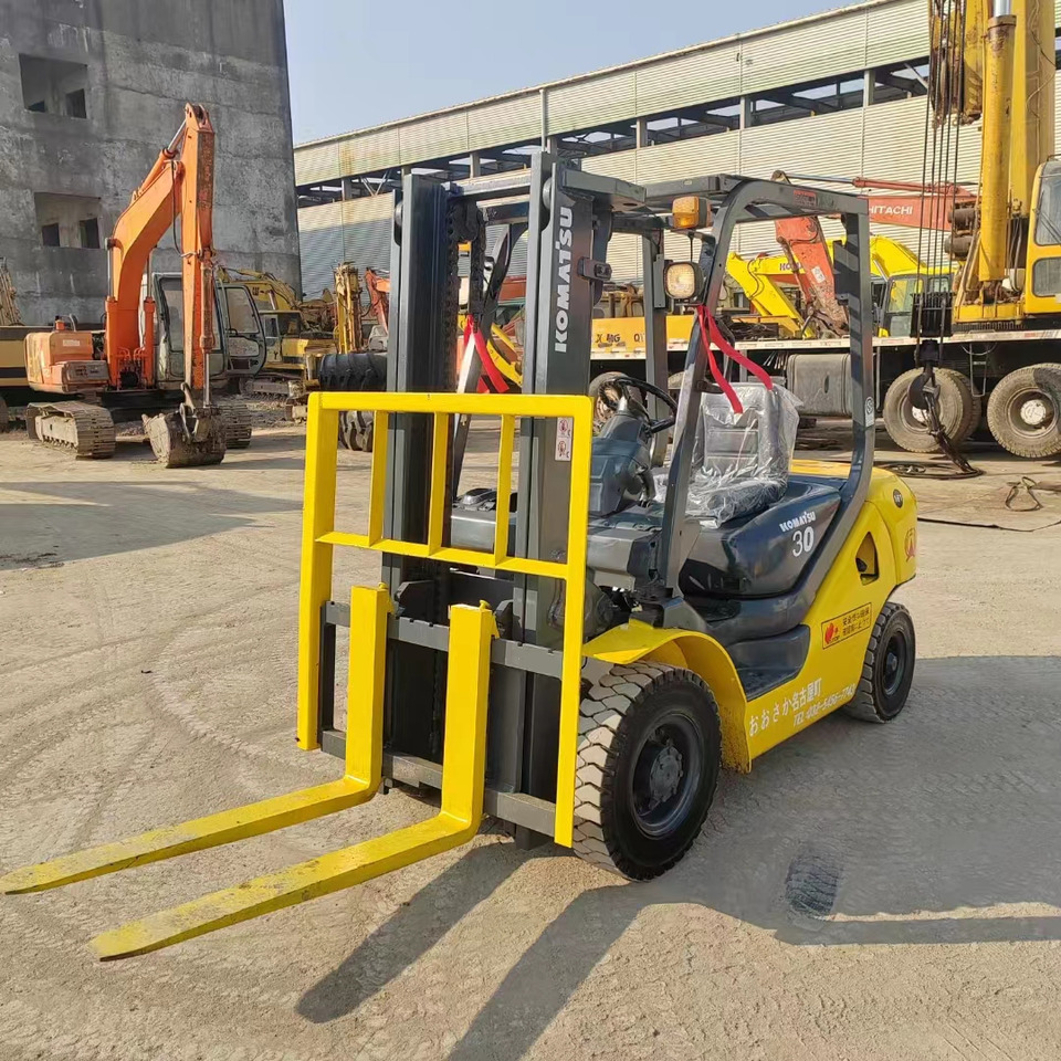 KOMATSU FD30 - Dieselstapler: das Bild 1 KOMATSU FD30 - Dieselstapler: das Bild 1