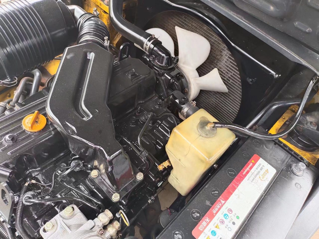 KOMATSU FD30 FD50 FD70 Japanese diesel forklift - Dieselstapler: das Bild 4 KOMATSU FD30 FD50 FD70 Japanese diesel forklift - Dieselstapler: das Bild 4