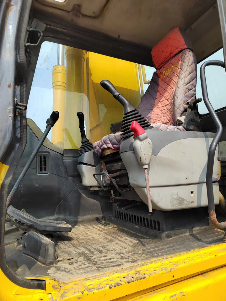 KOMATSU PC220-7 PC200-7 - Kettenbagger: das Bild 4 KOMATSU PC220-7 PC200-7 - Kettenbagger: das Bild 4