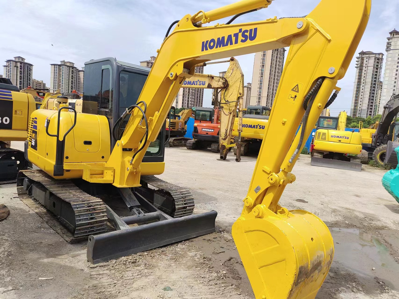 KOMATSU PC56 komatsu mini excavator PC55 PC60 - Minibagger: das Bild 1 KOMATSU PC56 komatsu mini excavator PC55 PC60 - Minibagger: das Bild 1