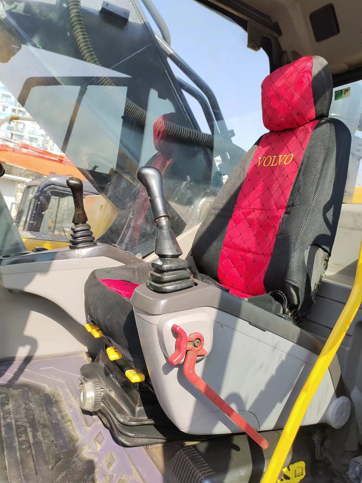 VOLVO EC460 - Kettenbagger: das Bild 4 VOLVO EC460 - Kettenbagger: das Bild 4