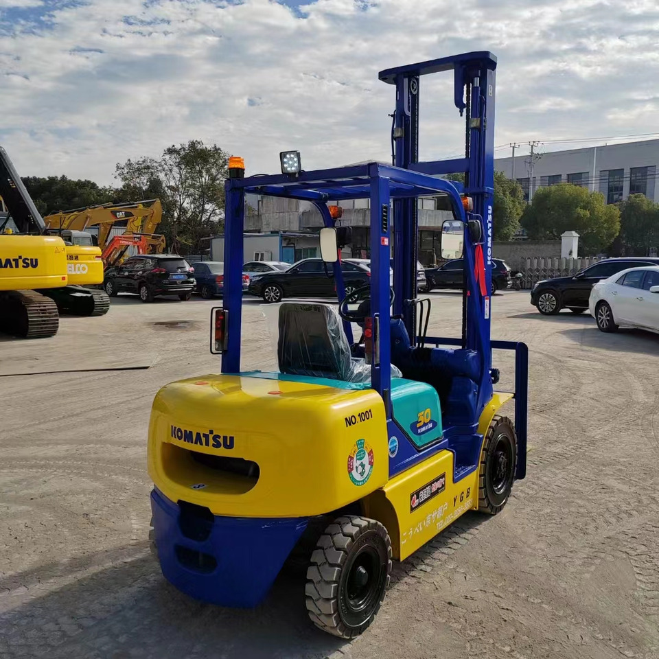 Komastu FD30 forklift 3tons - Dieselstapler: das Bild 4 Komastu FD30 forklift 3tons - Dieselstapler: das Bild 4