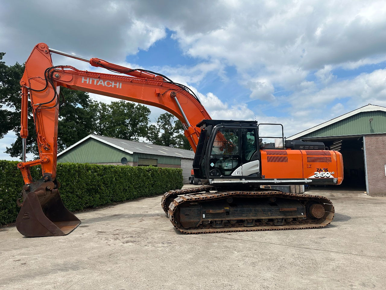Hitachi ZX350LC-6 - Kettenbagger: das Bild 3 Hitachi ZX350LC-6 - Kettenbagger: das Bild 3