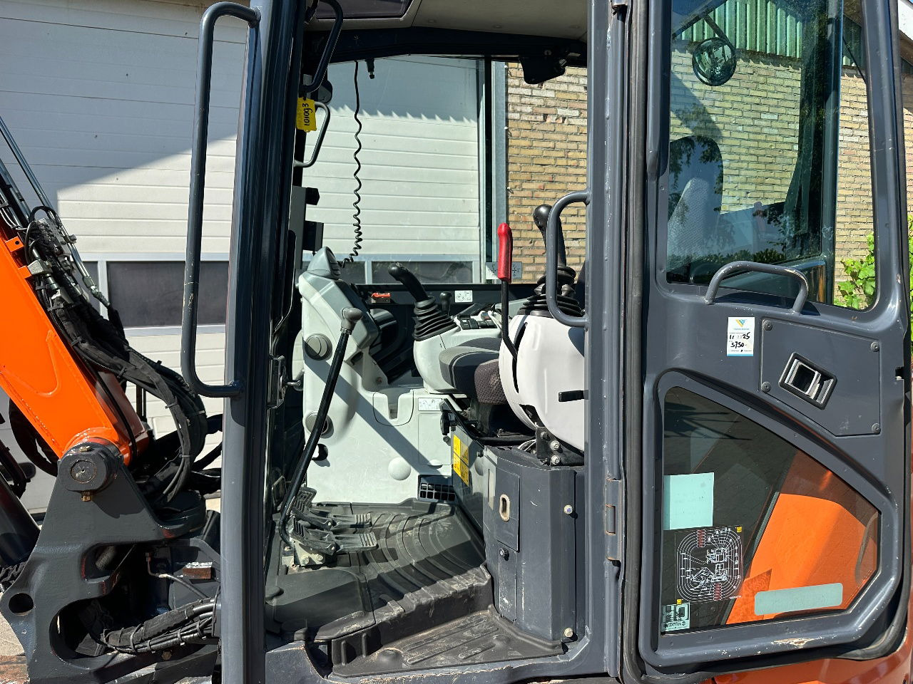 Minibagger Hitachi ZX65USB-5A CLR: das Bild 11