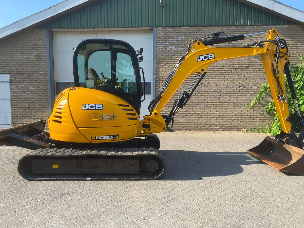 JCB 8050 - Minibagger: das Bild 2 JCB 8050 - Minibagger: das Bild 2