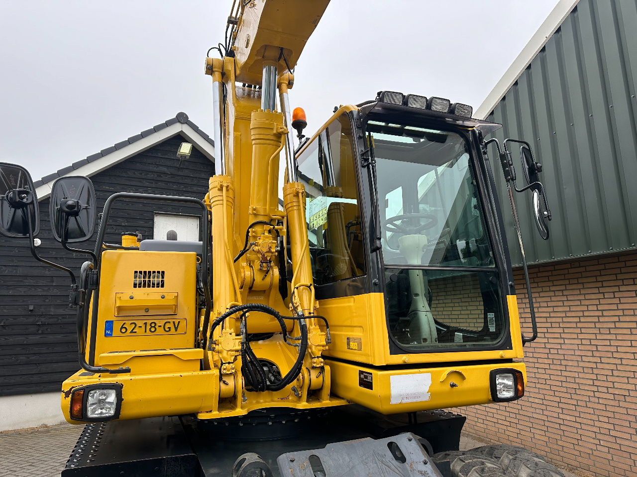 Mobilbagger Komatsu PW160-8: das Bild 20