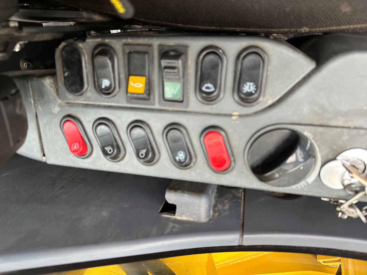 Mobilbagger Komatsu PW160-8: das Bild 10