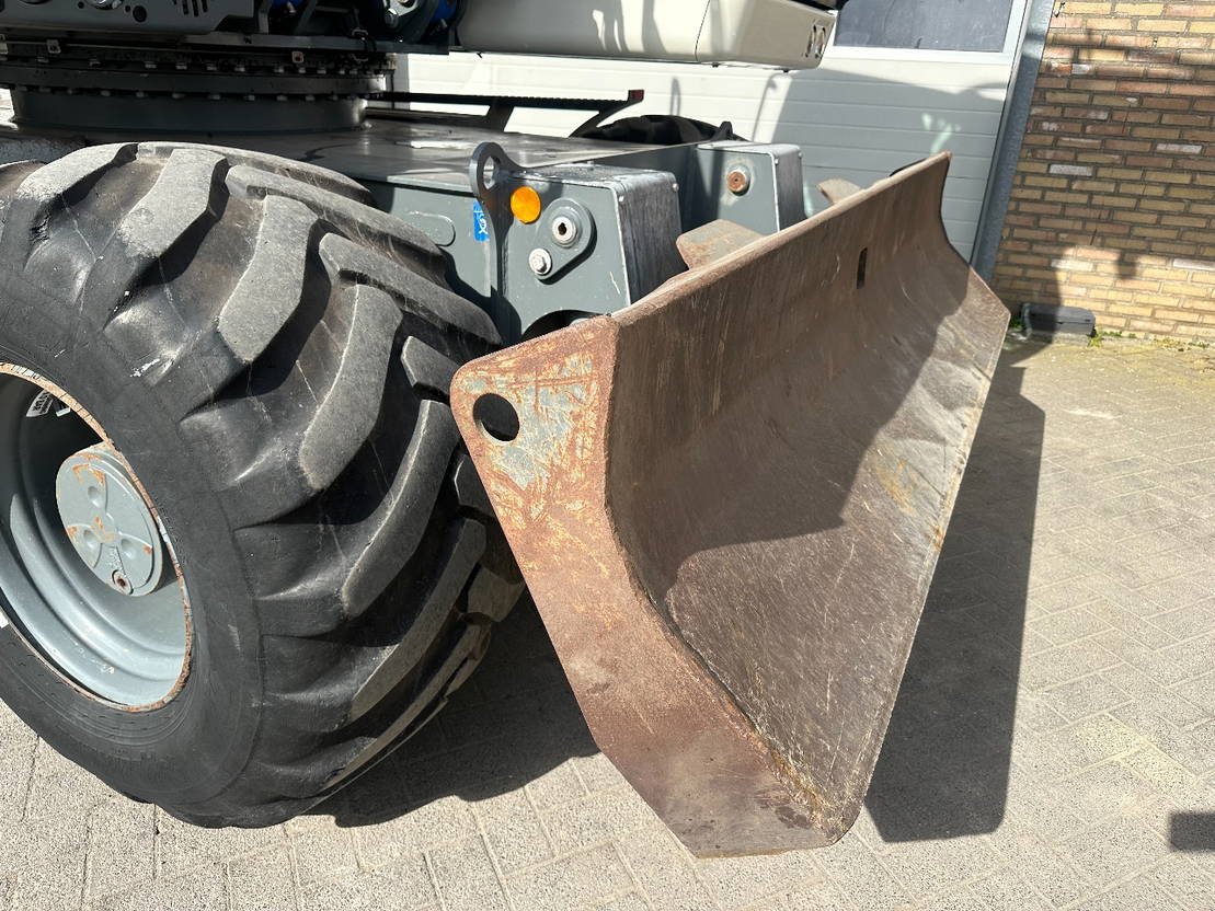 Mobilbagger Liebherr A914: das Bild 25