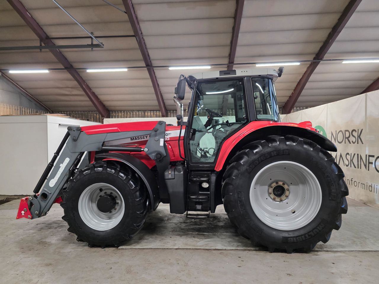 Massey Ferguson 7480 Dyna VT - Traktor: das Bild 2 Massey Ferguson 7480 Dyna VT - Traktor: das Bild 2