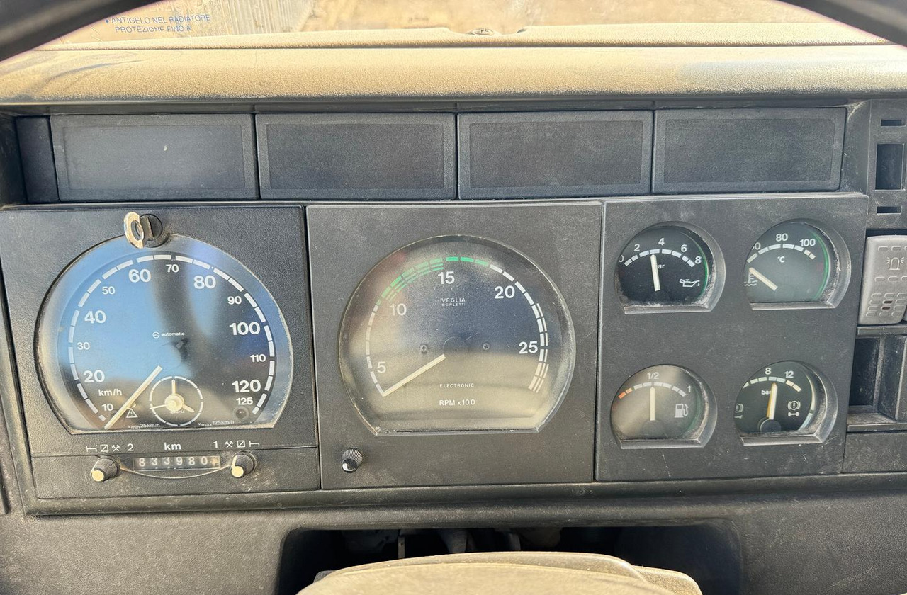 Betonpompa CIFA ASTRA HD84.38 - 2003 - Fahrmischerbetonpumpe: das Bild 5 Betonpompa CIFA ASTRA HD84.38 - 2003 - Fahrmischerbetonpumpe: das Bild 5