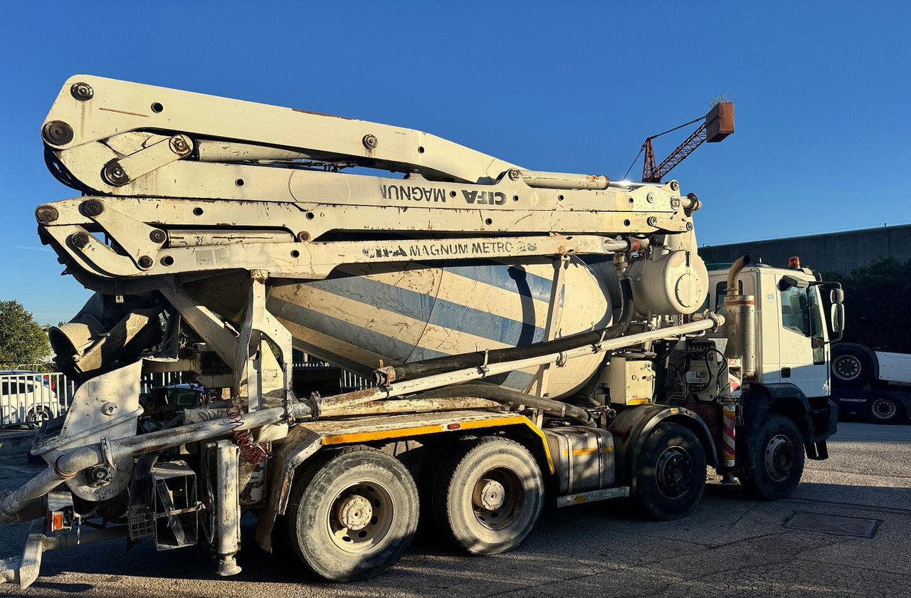 Betonpompa CIFA Iveco Trakker 410E44 - Fahrmischerbetonpumpe: das Bild 4 Betonpompa CIFA Iveco Trakker 410E44 - Fahrmischerbetonpumpe: das Bild 4