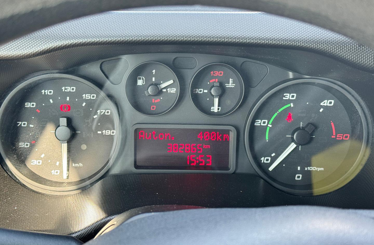 IVECO DAILY 35S15 - FRIGO FRC - PATENTE B - Kühltransporter: das Bild 5 IVECO DAILY 35S15 - FRIGO FRC - PATENTE B - Kühltransporter: das Bild 5