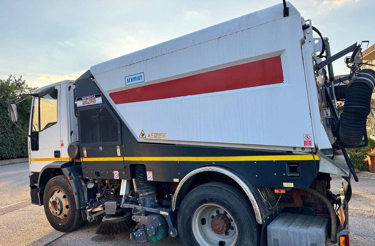 Iveco EuroCargo 150E18 spazzatrice - Kehrmaschine: das Bild 5 Iveco EuroCargo 150E18 spazzatrice - Kehrmaschine: das Bild 5