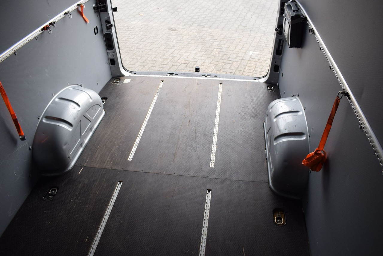 Kastenwagen, Transporter mit Doppelkabine MAN TGE 3.180 lang Maxi 6-Sitzer Klima Standh. Luftf: das Bild 15