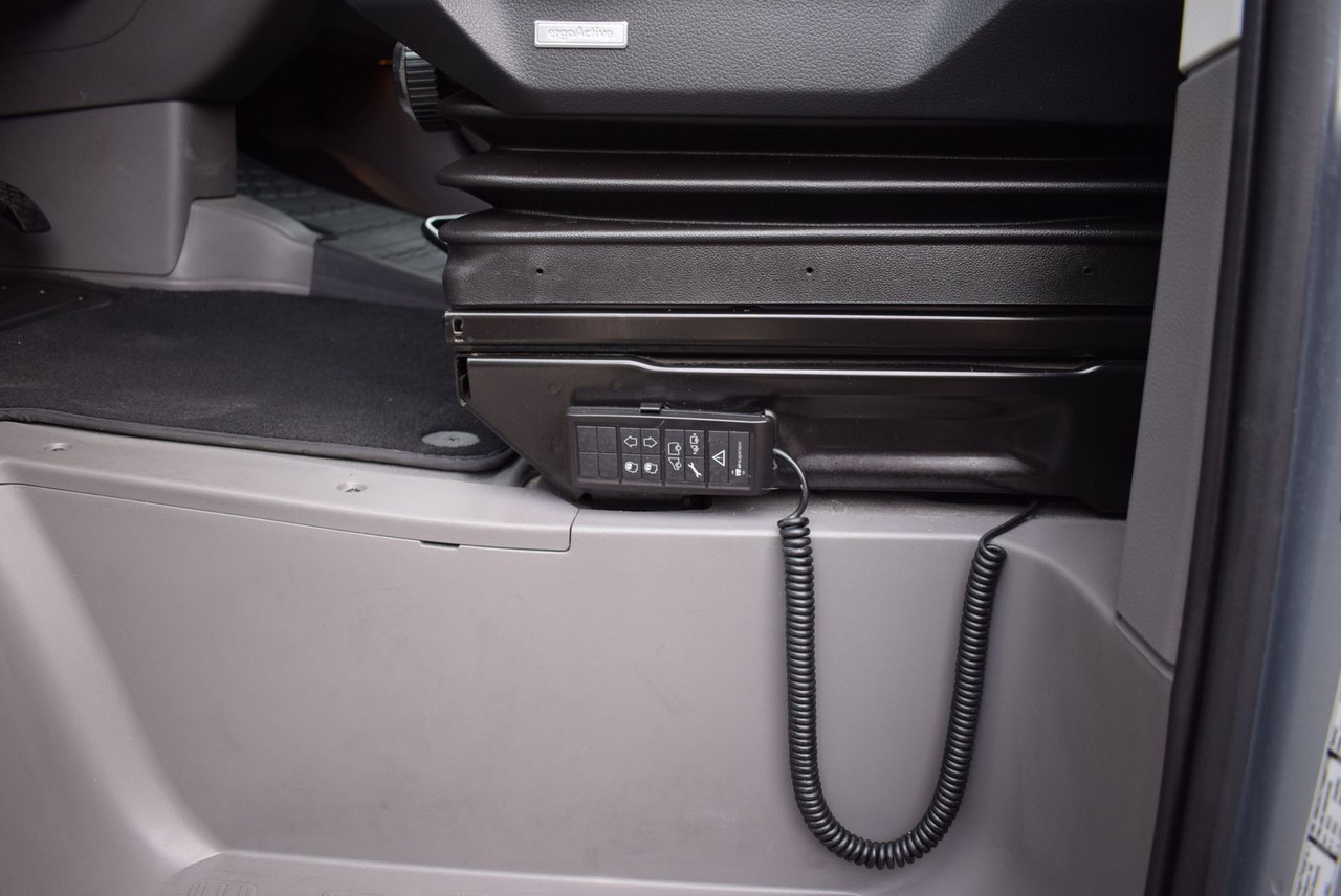 Kastenwagen, Transporter mit Doppelkabine MAN TGE 3.180 lang Maxi 6-Sitzer Klima Standh. Luftf: das Bild 26