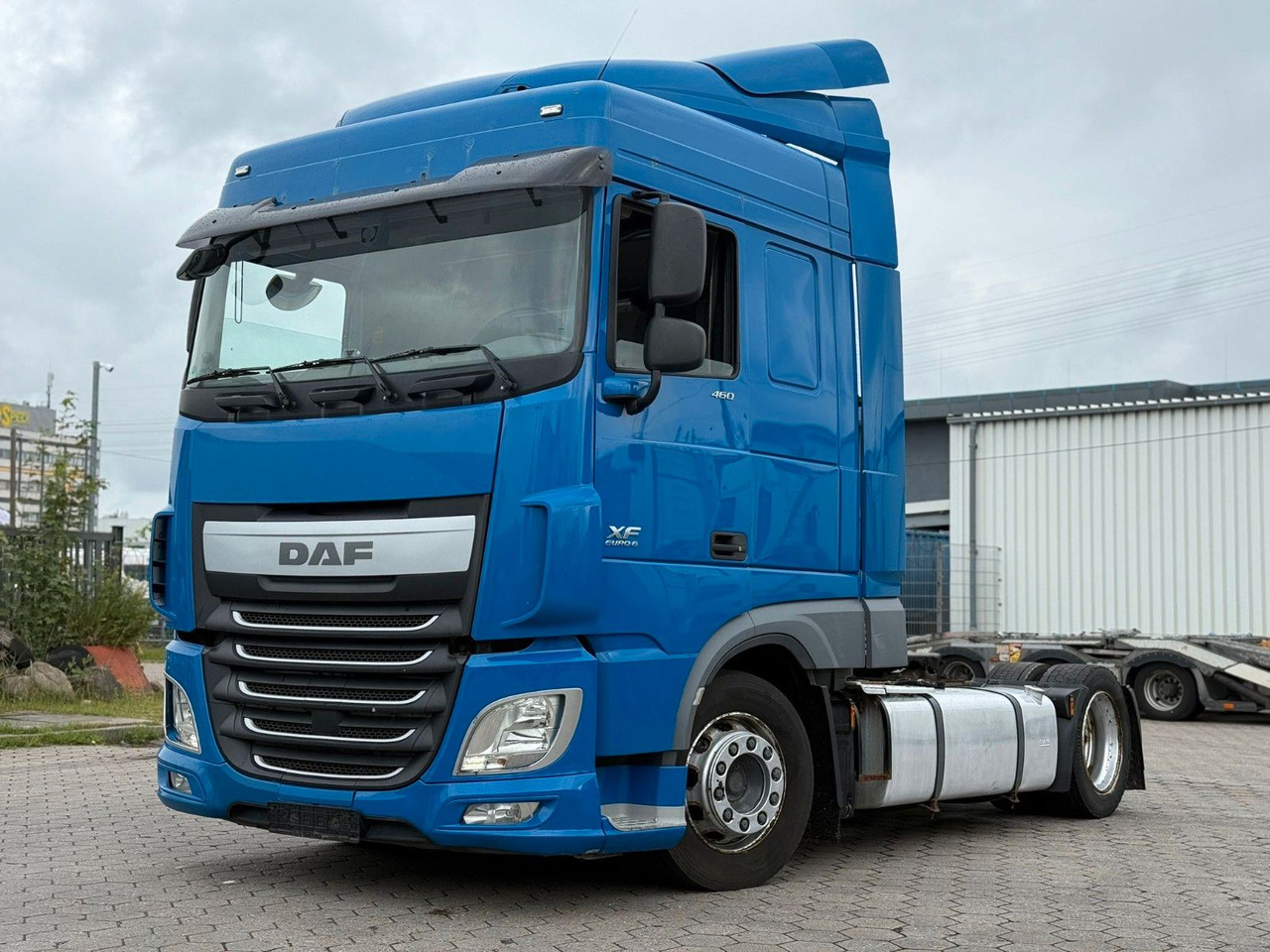 DAF XF 460 Low +Retarter+2xTank - Sattelzugmaschine: das Bild 1 DAF XF 460 Low +Retarter+2xTank - Sattelzugmaschine: das Bild 1