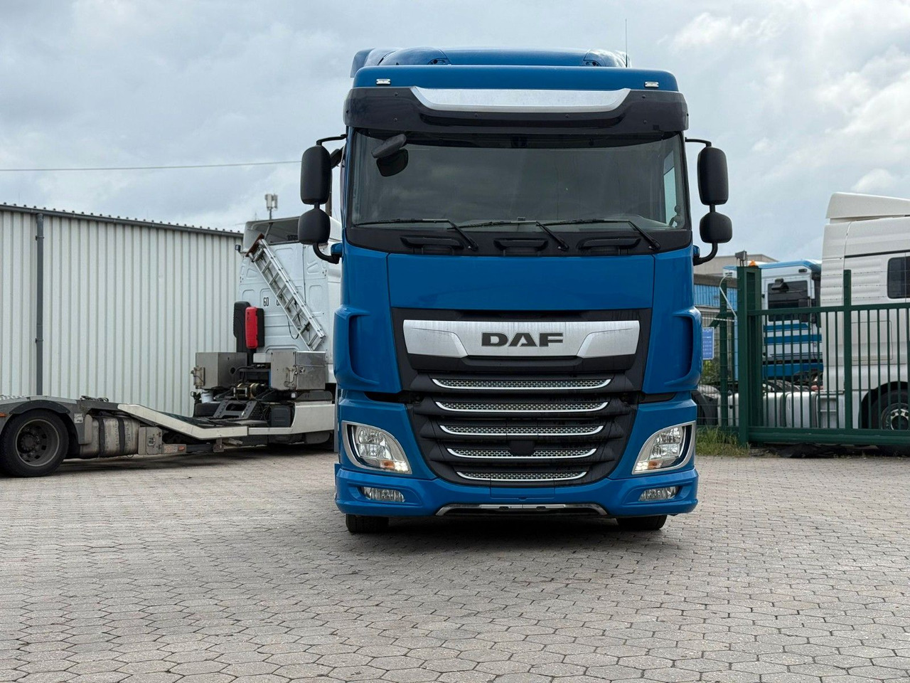 DAF XF 480 Low +Retarter+2xTank - Sattelzugmaschine: das Bild 2 DAF XF 480 Low +Retarter+2xTank - Sattelzugmaschine: das Bild 2