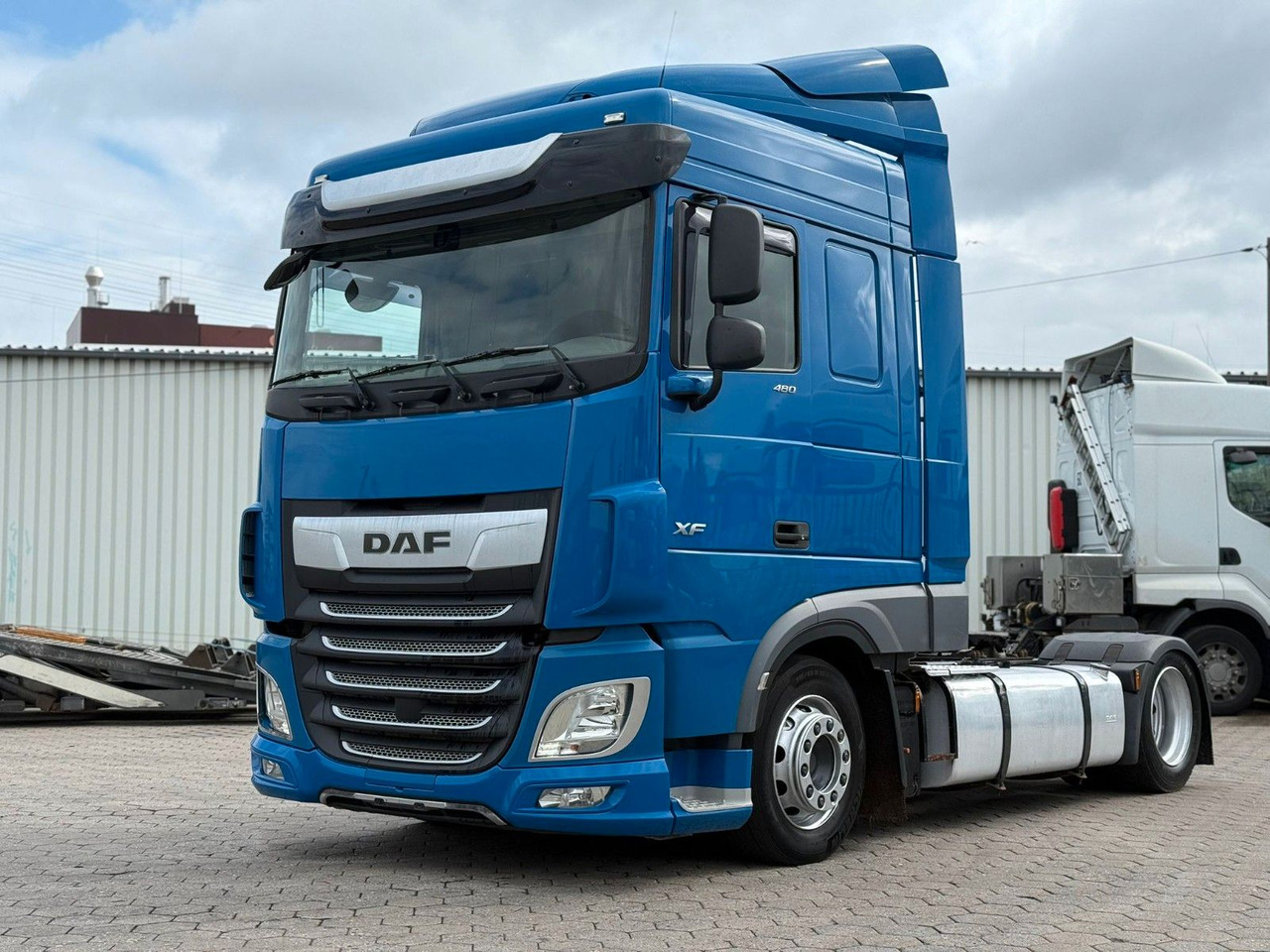 DAF XF 480 Low +Retarter+2xTank - Sattelzugmaschine: das Bild 1 DAF XF 480 Low +Retarter+2xTank - Sattelzugmaschine: das Bild 1