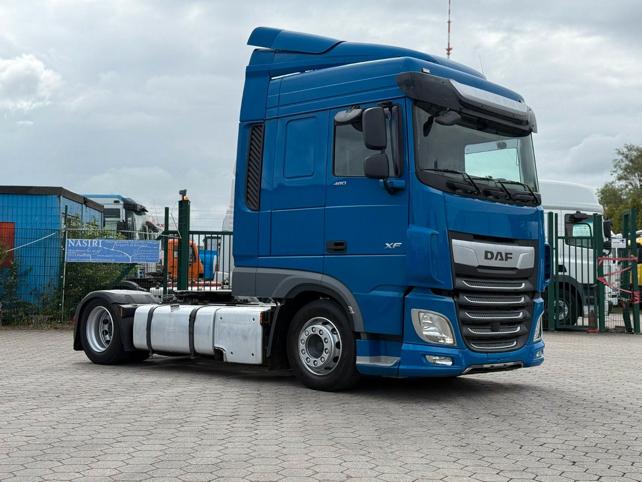 DAF XF 480 Low +Retarter+2xTank - Sattelzugmaschine: das Bild 3 DAF XF 480 Low +Retarter+2xTank - Sattelzugmaschine: das Bild 3