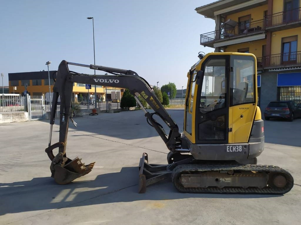 Volvo ECR 38 - Minibagger: das Bild 2 Volvo ECR 38 - Minibagger: das Bild 2