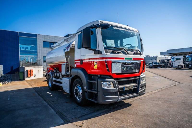 MAN TGS 18.400 4x4H +CM 11.500L /4 COMP - Tankwagen: das Bild 2 MAN TGS 18.400 4x4H +CM 11.500L /4 COMP - Tankwagen: das Bild 2