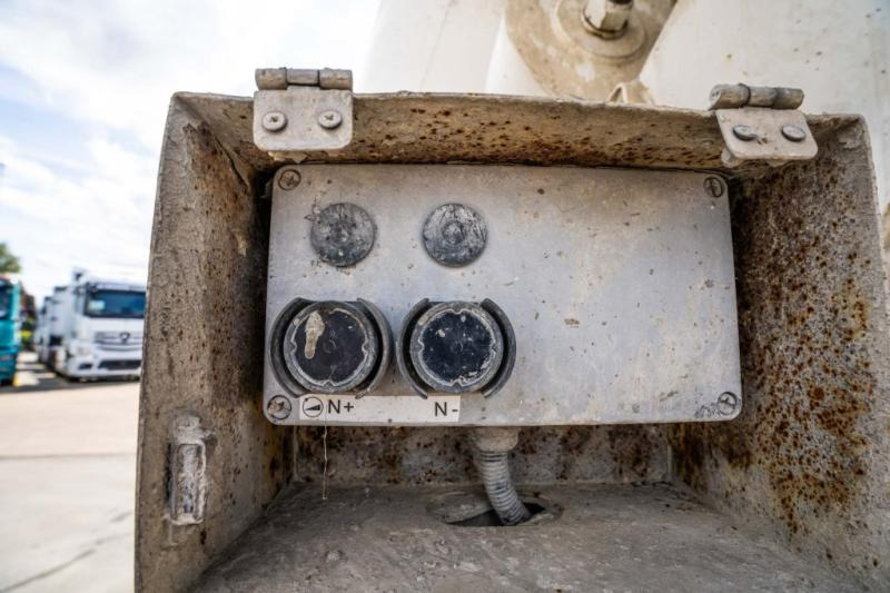 Fahrmischer MAN TGS 32 360 BB+ LIEBHERR 9m3: das Bild 10 Fahrmischer MAN TGS 32 360 BB+ LIEBHERR 9m3: das Bild 10